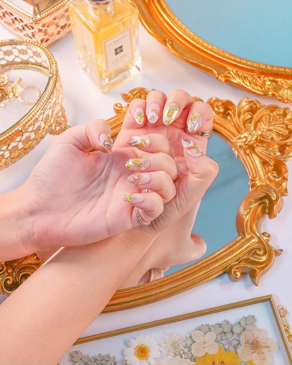 Glitzy Fingers nail salon Singapore – salon interior